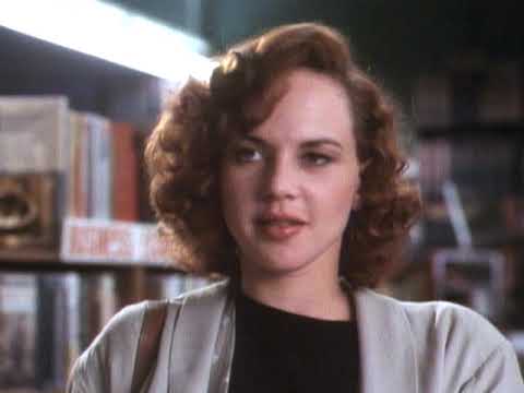 Trailer Initiation: Silent Night, Deadly Night 4 (Silent Night Deadly Night 4: Initiation) Bugs