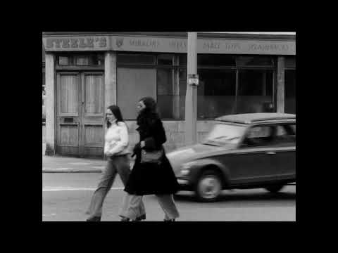 Trailer The Girl Chewing Gum