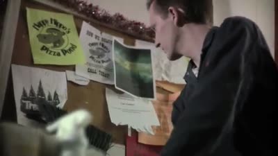 Trailer A Cadaver Christmas