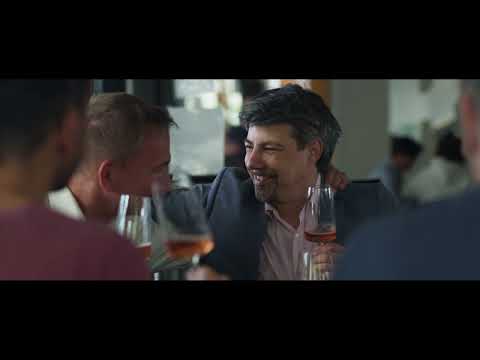 Trailer Love Scam: An Unbelievable Fraud (Love Scam - Die Geschichte eines unglaublichen Betrugs)