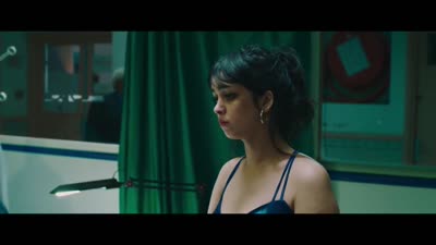 Trailer Beauty and the Dogs