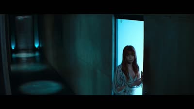 Trailer Elizabeth Harvest