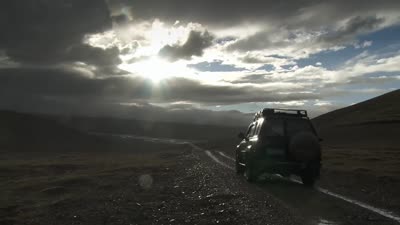 Trailer Ghost of the Mountains