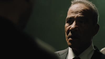 Trailer Leal